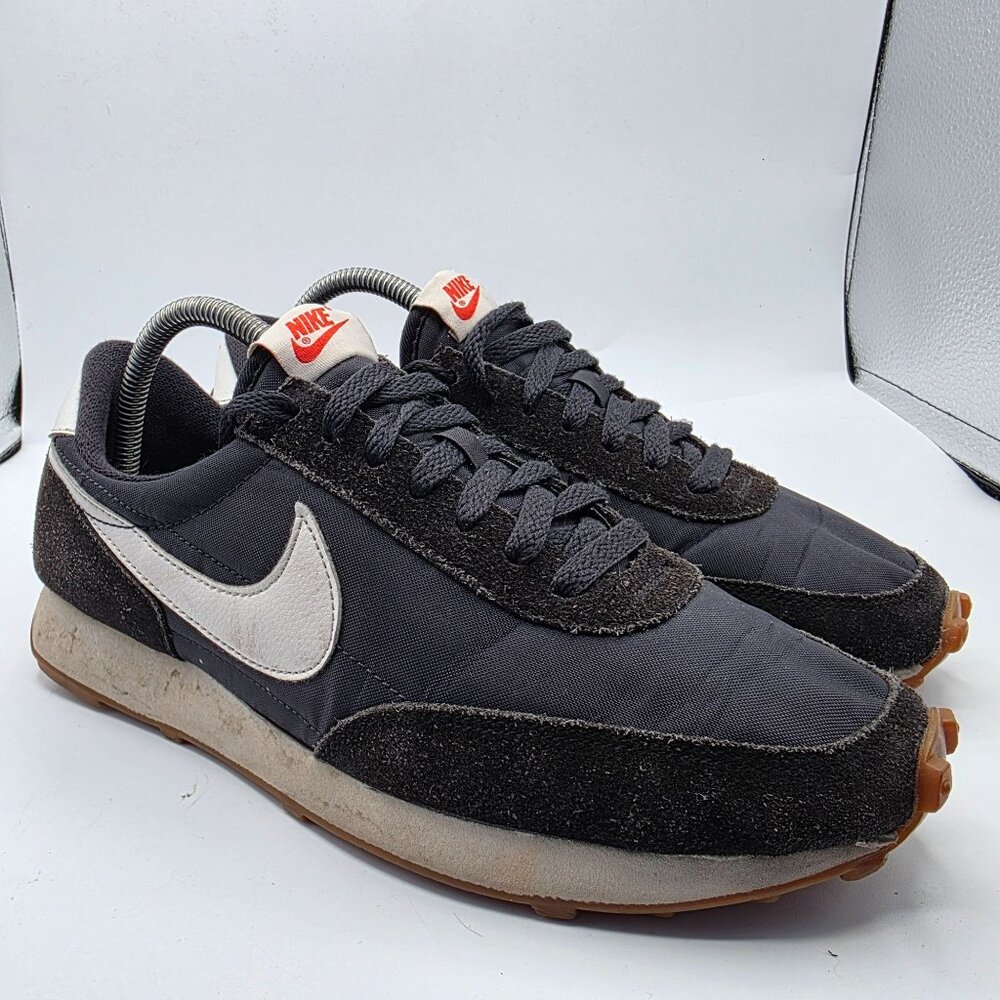 Nike Daybreak Womens Size 9 Black White Red Shoes Athletic Walking CK2351-001